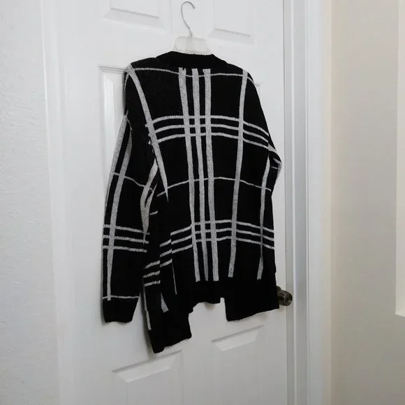 Soft Large Black White Cardigan Sweater - Picture 6 of 15